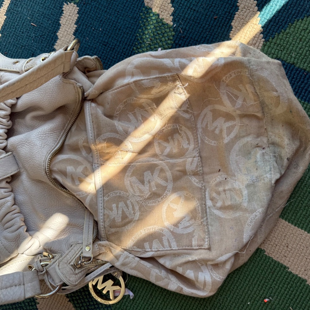 Michael Kors Leather Shoulder Bag Purse Hobo Satchel Jennings Neutral keychain - Picture 13 of 16